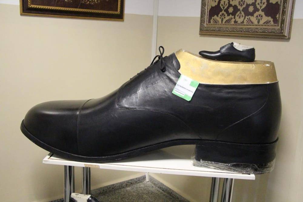 ​Türkiyədə Rekord: 222 ölçülü geyilə bilən nəhəng ayaqqabı istehsal edildi