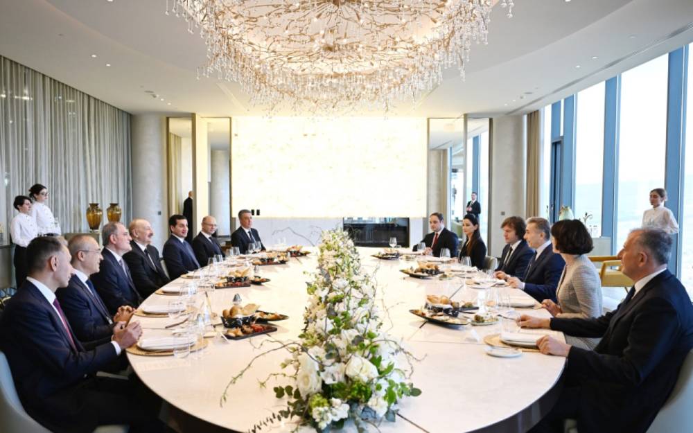 Azərbaycan Prezidentinin şərəfinə lanç verildi - FOTOLAR