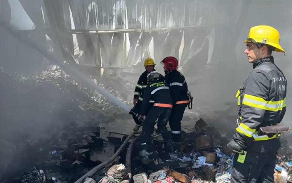 “Sədərək” ticarət mərkəzində yanğın zamanı 12 nəfər tüstüdən zəhərlənib - YENİLƏNİB