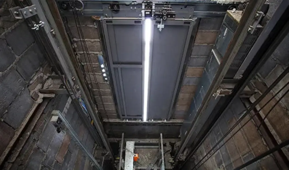 Lənkəranda çay fabrikində lift qırılıb: Bir nəfər ağır xəsarət alıb
