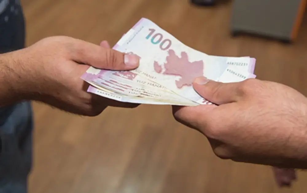 Bakıda kişi sevgilisinin pulunu alıb Dubaya qaçdı