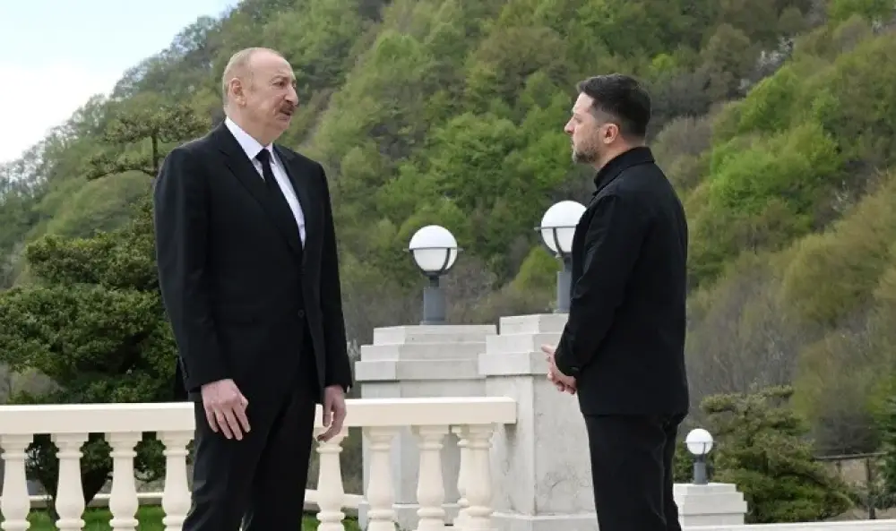 İlham Əliyev Zelenskini təbrik etdi