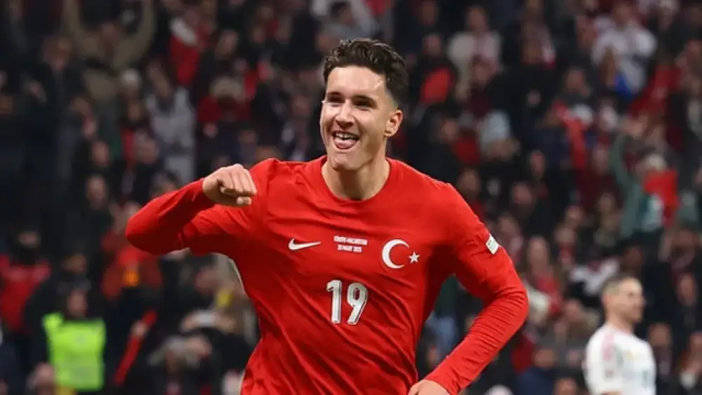 "Qalatasaray" Türkiyə millisinin üzvünü transfer edir