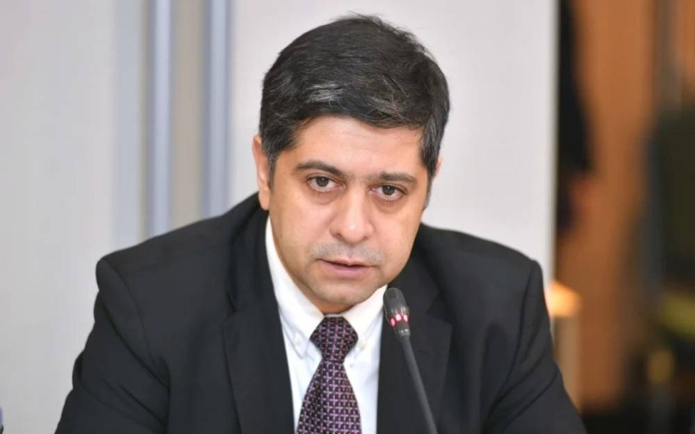 Audiovizual Şura: İki həftə ərzində aparıcılar 3 minə yaxın əcnəbi söz işlədib