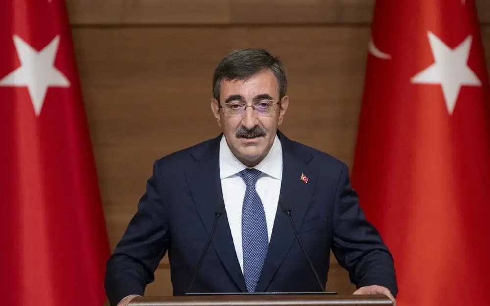 Cevdet Yılmaz Zəfər parkını ziyarət etdi