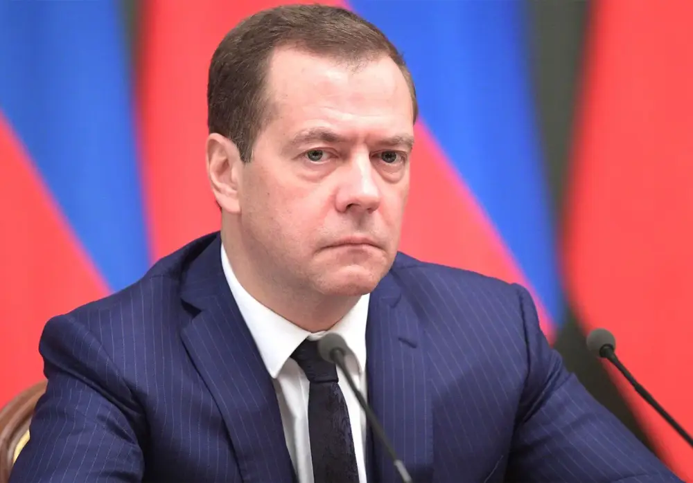 Medvedev Avropaya Ukraynaya yardımın nəticələri barədə xəbərdarlıq edib