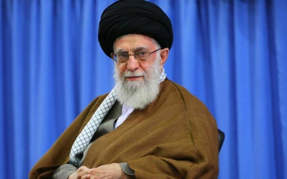 Xameneyi ABŞ gəmilərini batırmaqla hədələdi