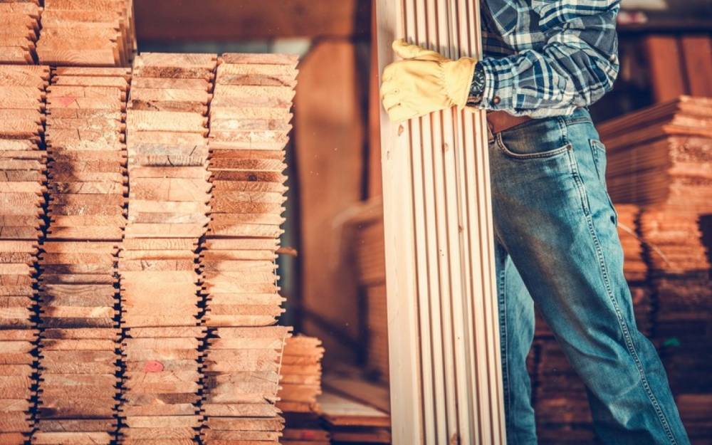 Çalışdıqları şirkətin anbarından 10 min manatlıq oğurluq etdilər