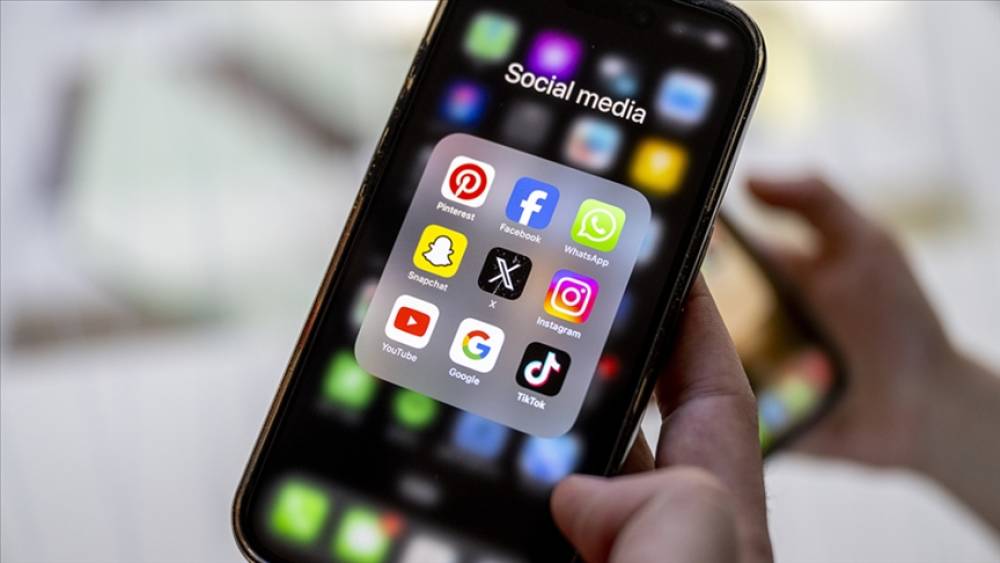 Bu ölkə 16 yaşdan kiçik uşaqların sosial media şəbəkələrinə girişini qadağan edir