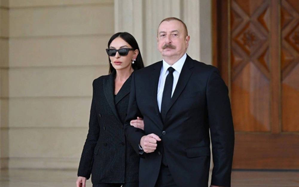 İlham Əliyev və birinci xanım Efiopiyanın Baş nazirini qarşıladı