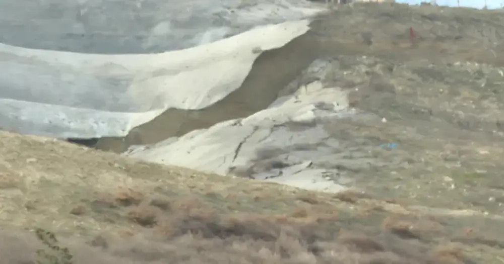 Bakıda torpaq sürüşməsi oldu – VİDEO