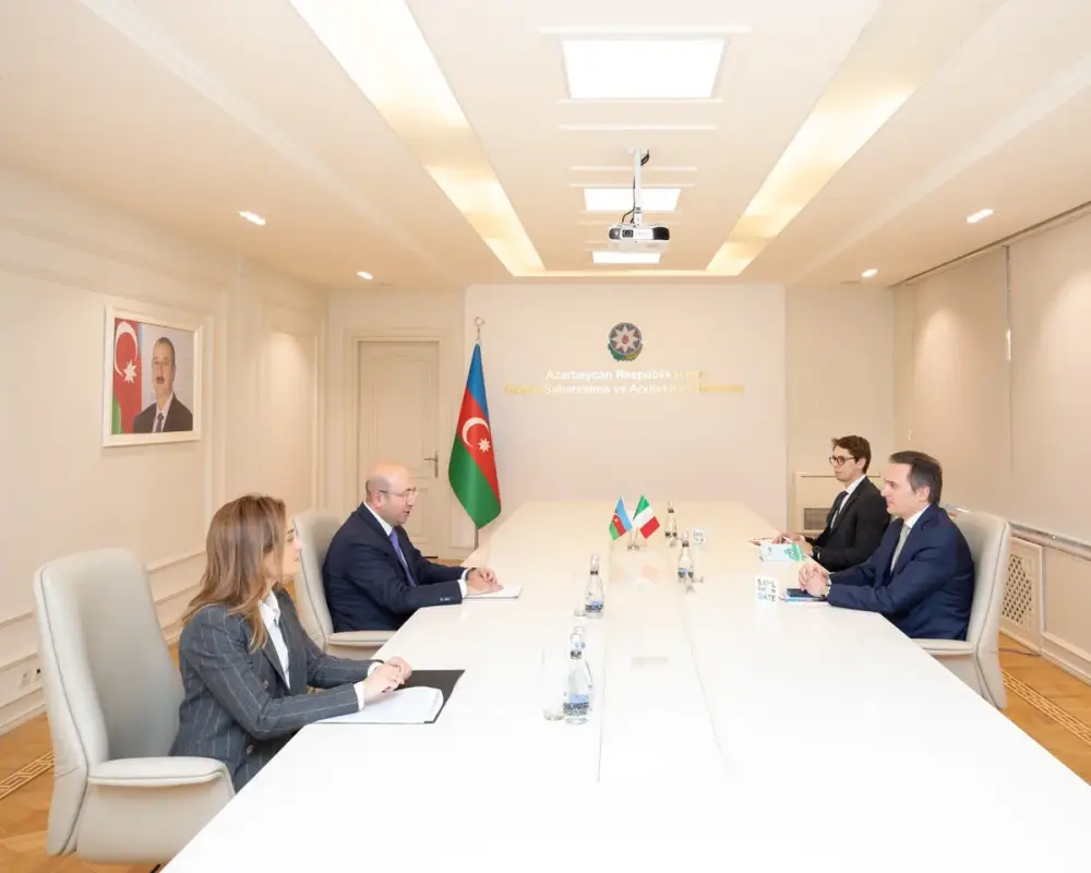 Anar Quliyev italiyalı səfirlə şəhərsalma və memarlıq sahələrində əməkdaşlığı müzakirə edib