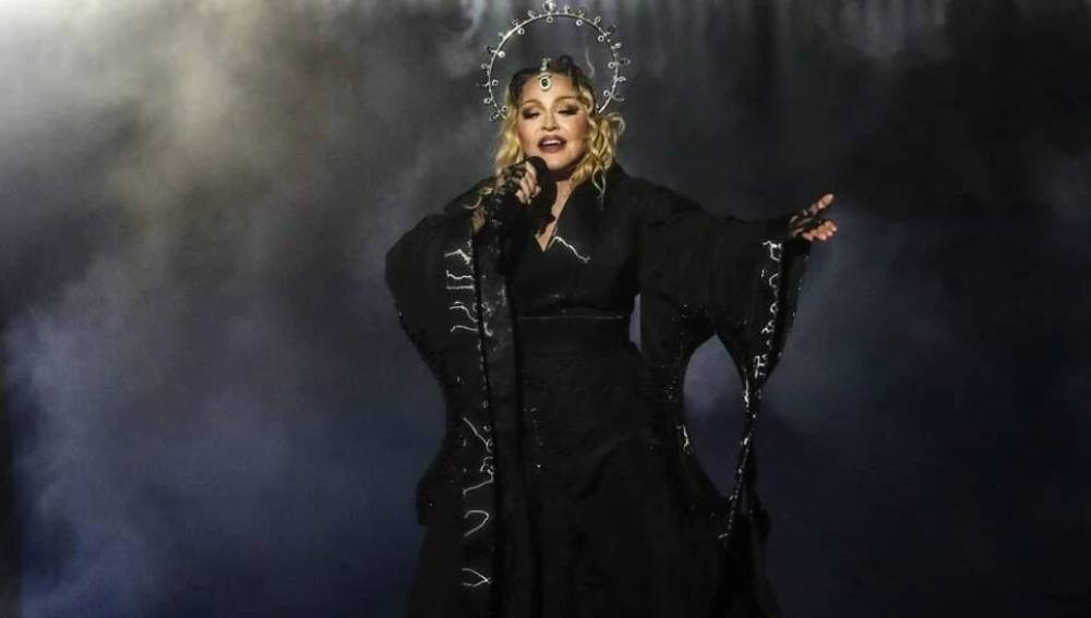Madonna İranda etirazçıların yanında olduğunu açıqladı