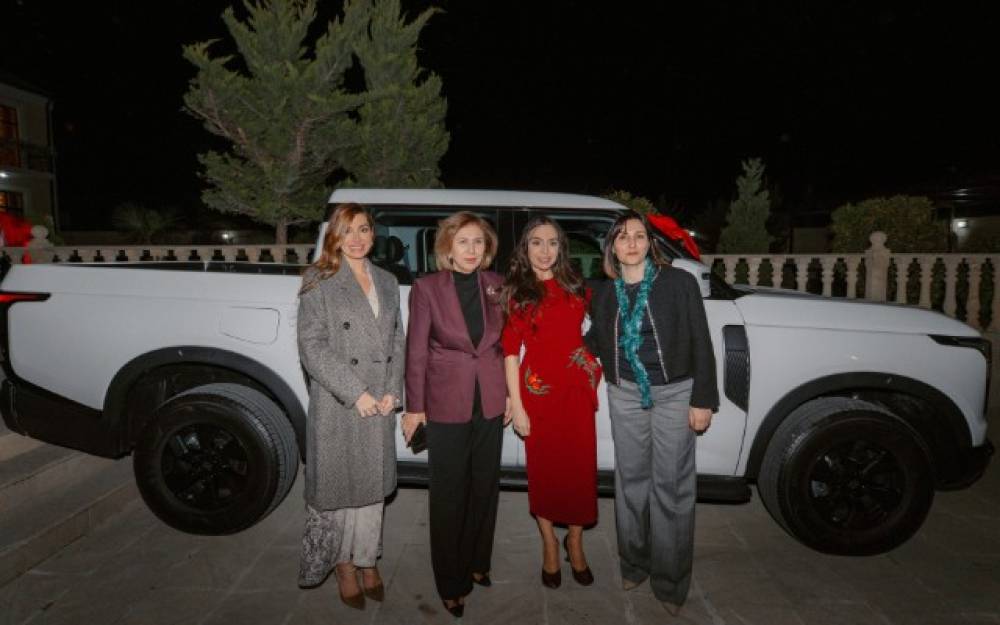 Leyla və Arzu Əliyevalar uşaqlar üçün bayram şənliyində - FOTOLAR