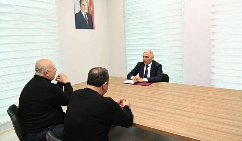 Sədr Hacıqabul və Şirvandan olan vətəndaşları qəbul etdi