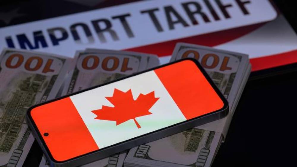 Tramp Kanada istehsalı olan bütün təyyarələr üçün ABŞ sertifikatını ləğv etdi