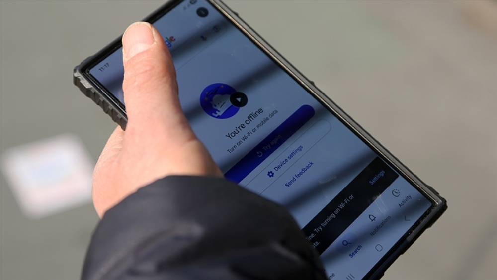 İran: İnternetdə baş verən fasiləyə görə ictimaiyyətdən üzr istəyirik