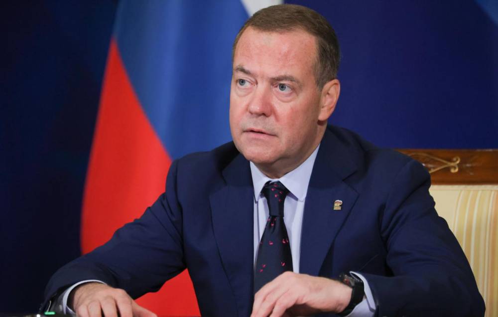 "Ölü Ukrayna əvəzinə donmuş Qrenlandiya müzakirə olunacaq" - Medvedev