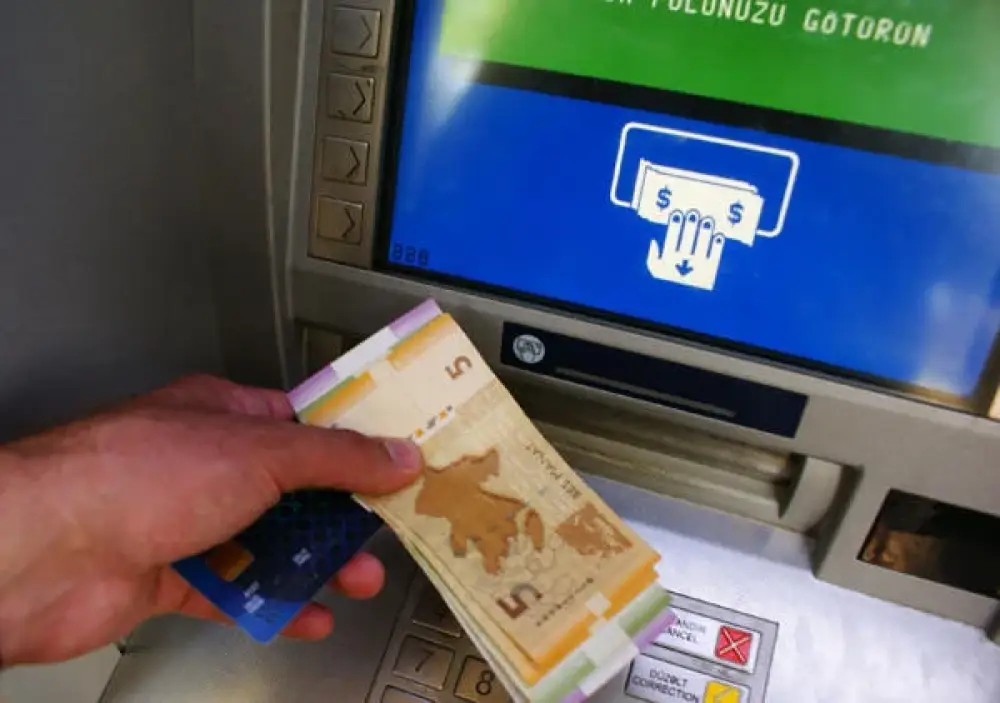 Pensiya və maaşları istənilən bankdan ala biləcəyik