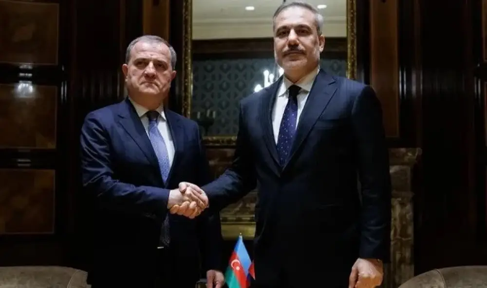Bayramov Fidanla görüşdü