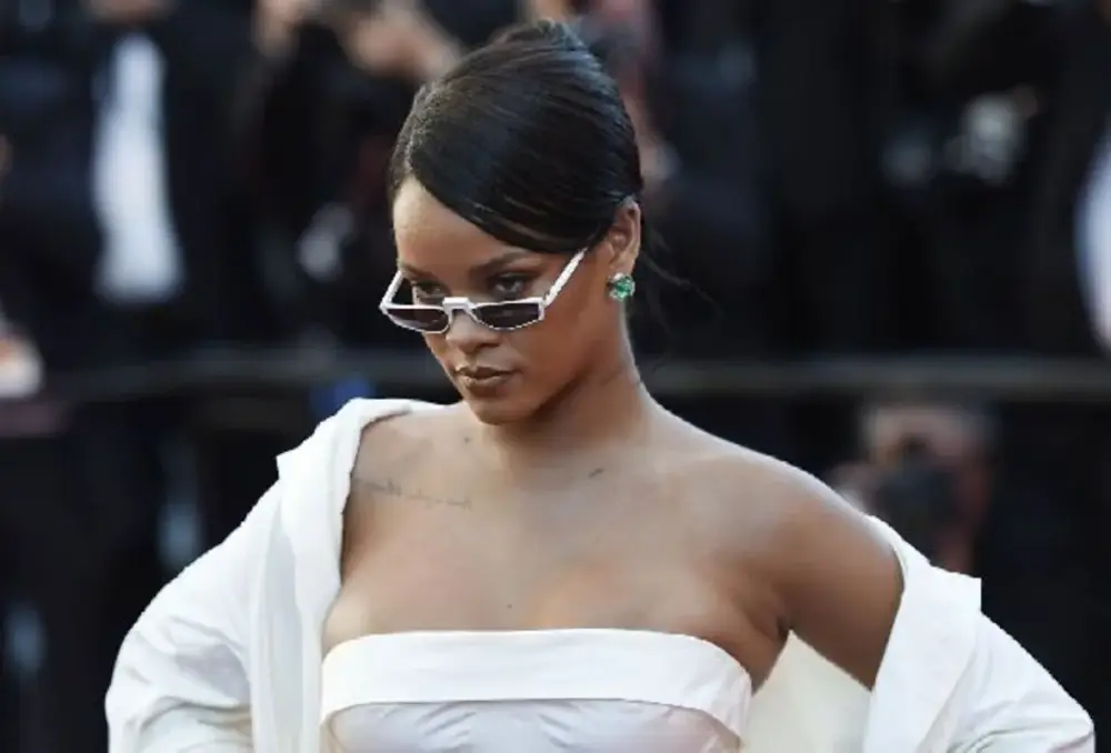 Rihannanın malikanəsini gülləbaran edildi