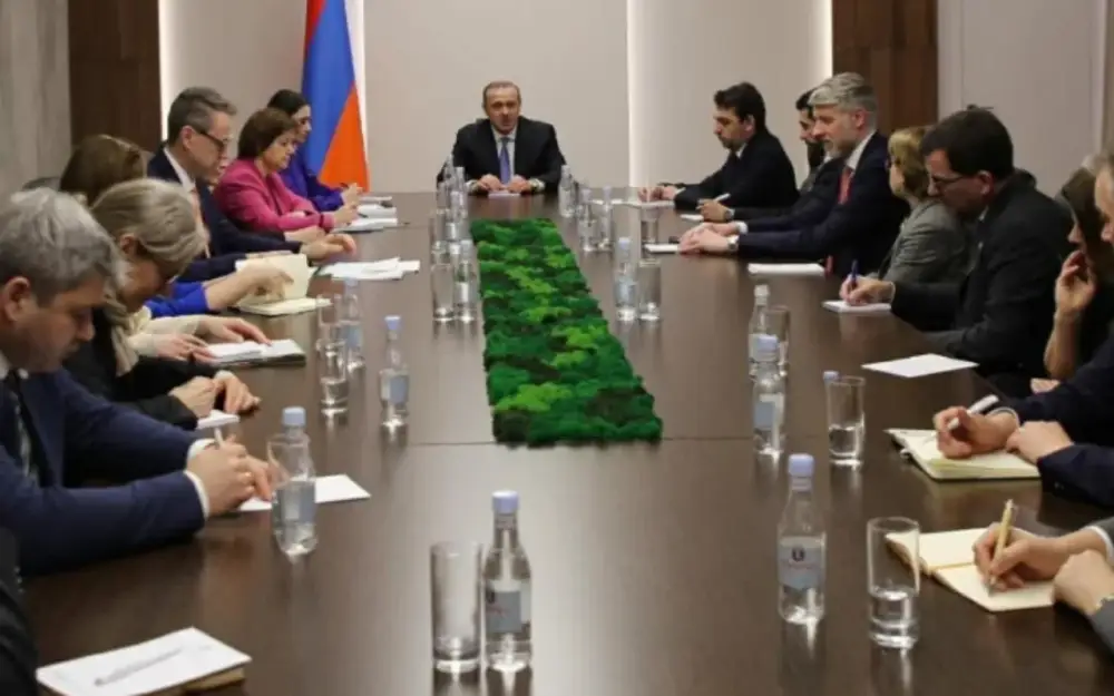 Armen Qriqoryan Bakı və İrəvan arasındakı sülhdən danışdı