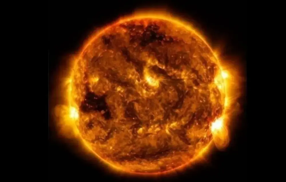 Günəşdə güclü partlayış oldu