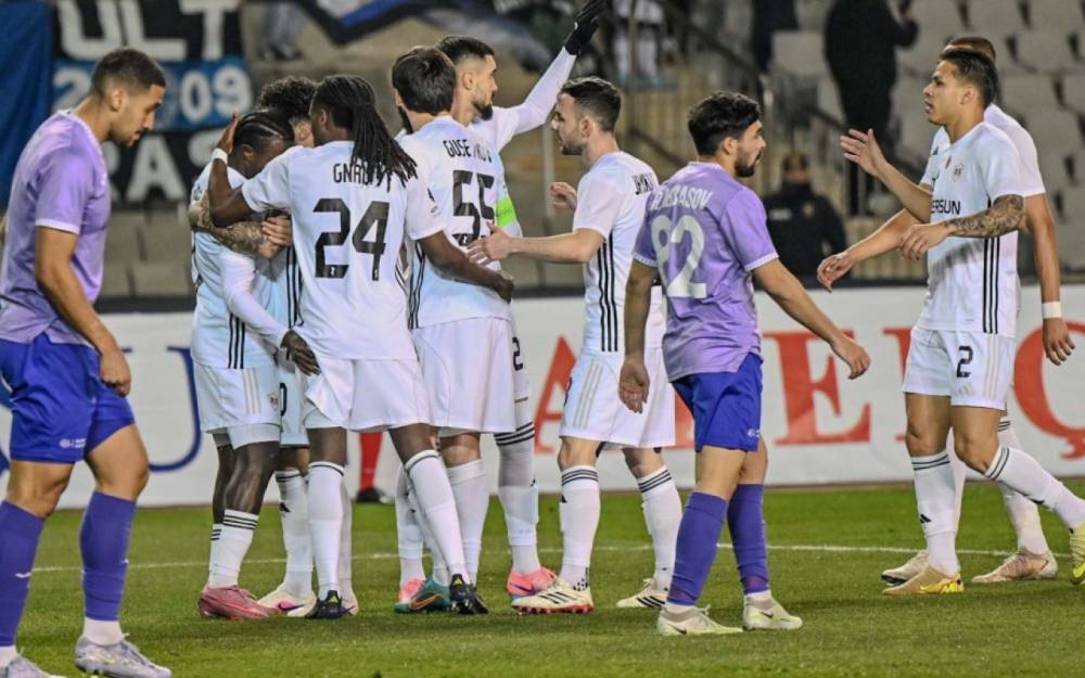 “Qarabağ” “Neftçi”nin rekordunu təkrarlayıb