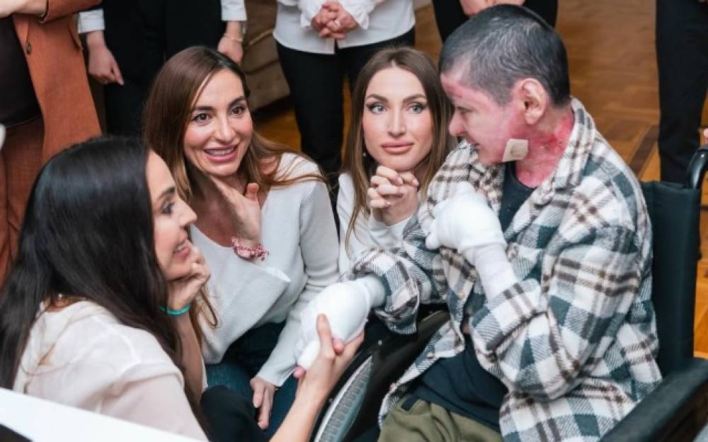 Prezidentin qızları və gəlini Yaşama Dəstək Mərkəzində - FOTOLAR+VİDEO