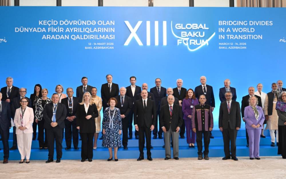 İlham Əliyev XIII Qlobal Bakı Forumunda - FOTO