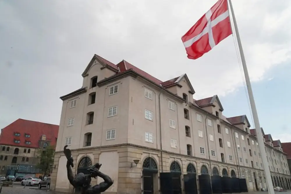 Danimarka da İrandakı səfirliyini BAĞLADI