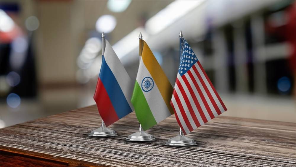 ABŞ müvəqqəti olaraq Hindistana Rusiya nefti almağa icazə verdi