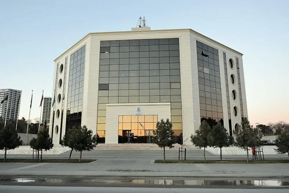 "Qarabağ" klubu meydana kənar şəxsin girməsinə görə 2500 manat ödəyəcək