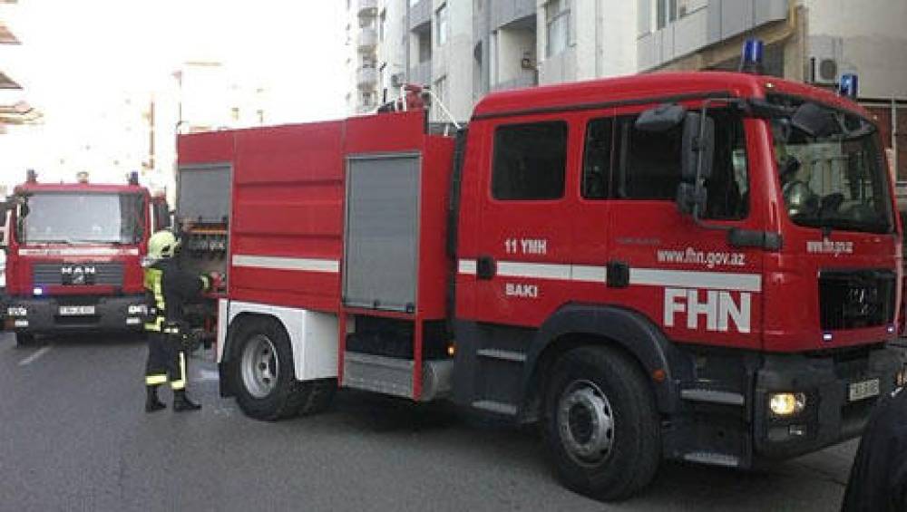 Bakıda mənzildə yanğın başladı