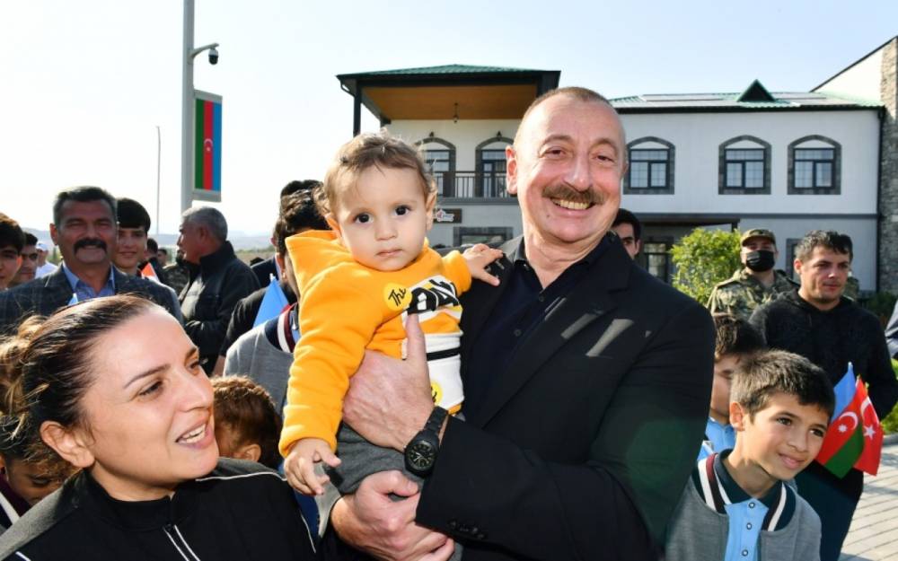 Prezident Kəngərli sakinləri ilə görüşdü