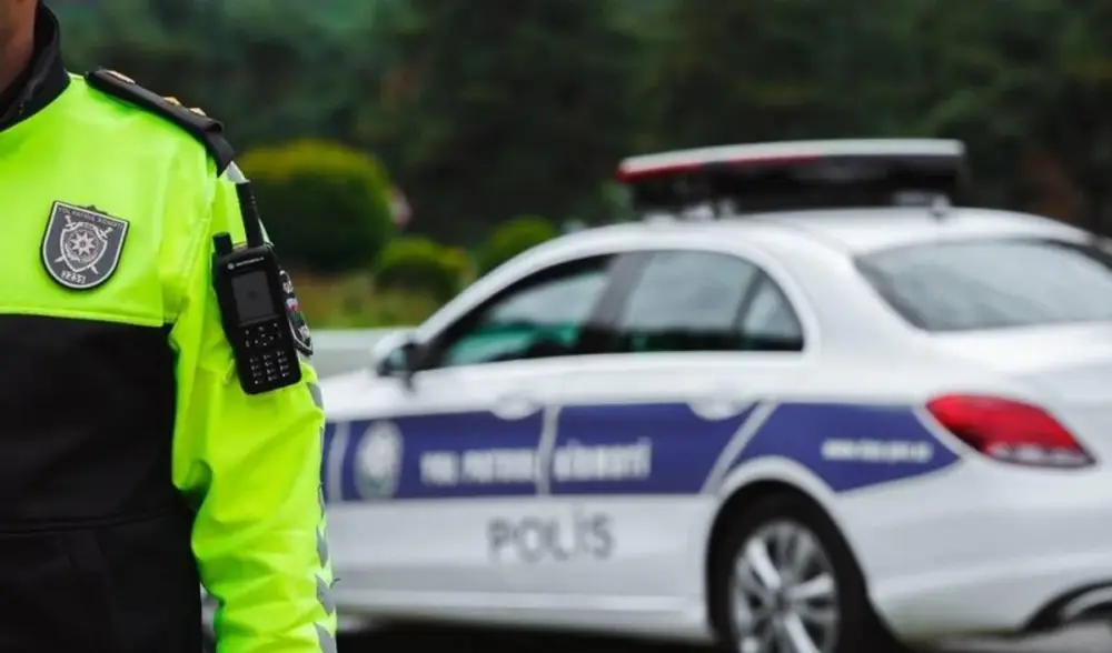 Yol polisi əlverişsiz hava ilə bağlı sürücülərə xəbərdarlıq edib