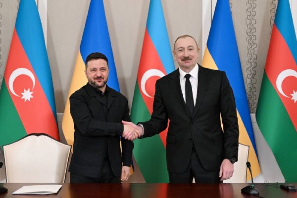 Zelenski İlham Əliyevə zəng etdi