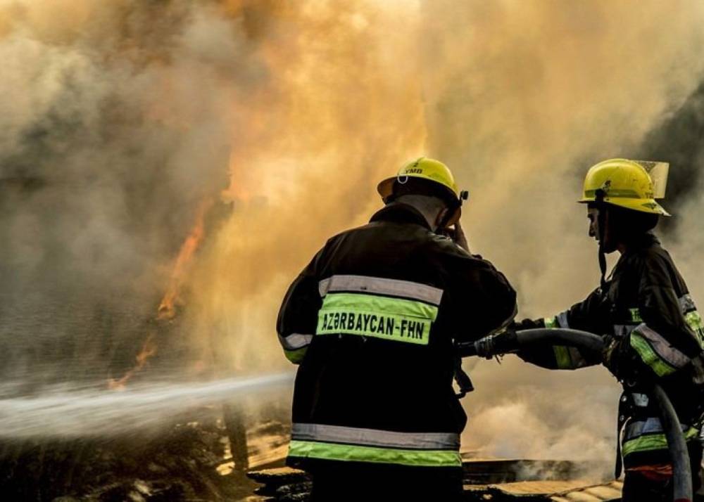 Bakıda evdə yanğın olub, zəhərlənən var