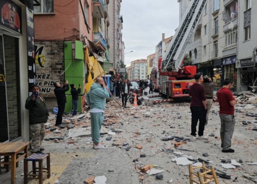 Türkiyədə yaşayış binasında partlayış - 1 ölü, 17 yaralı