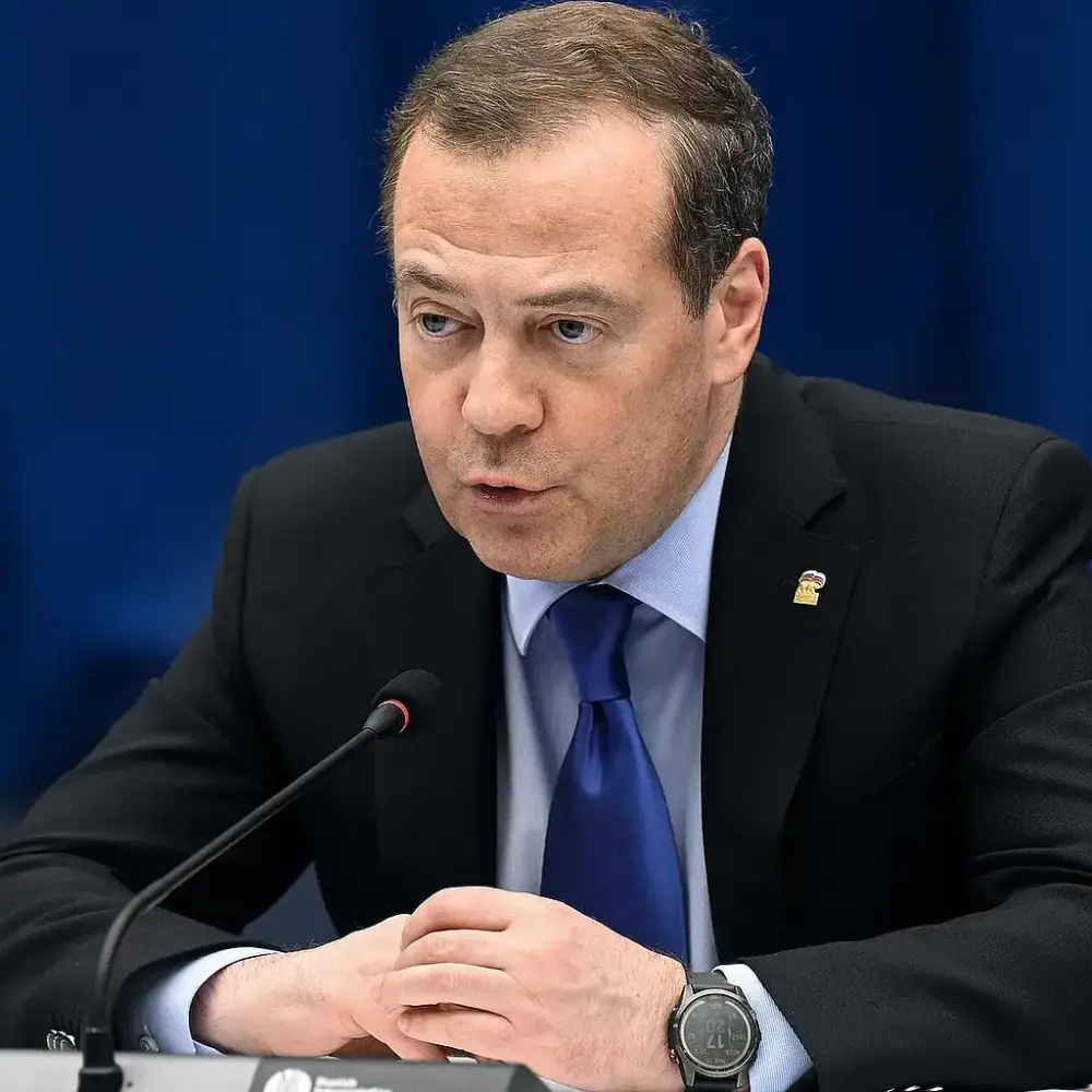 Medvedev Gürcüstan prezidentinin sözlərini dövlət çevrilişinə çağırış adlandırıb