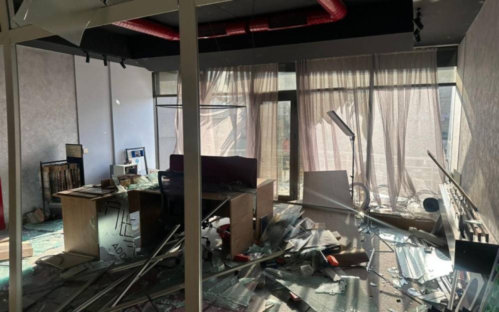 Bakıda partlayış olan ofisdən FOTOLAR