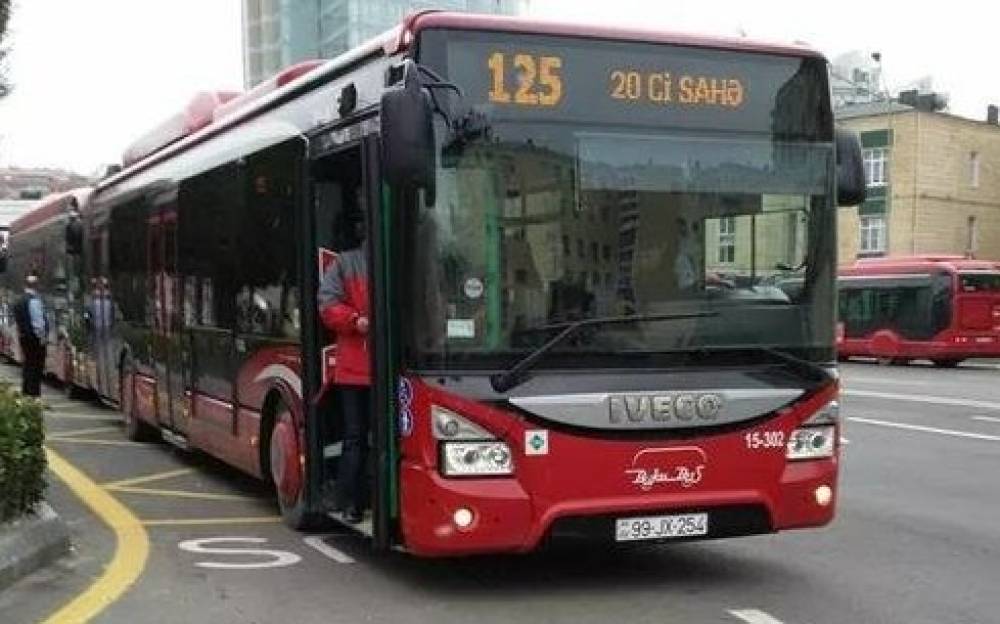 “Bakı Bus” avtobusuna su damdı - VİDEO