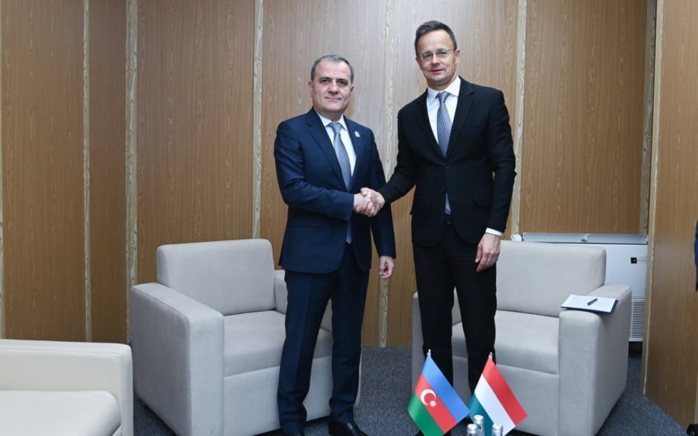 Ceyhun Bayramov Peter Siyarto ilə görüşdü