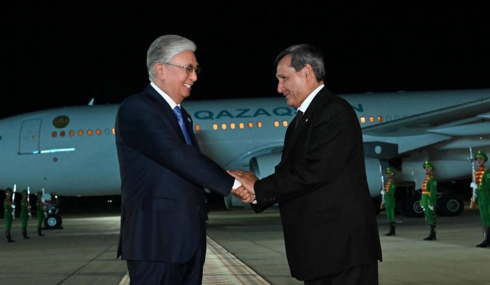 Qazaxıstan Prezidenti Türkmənistana işgüzar səfərə gedib