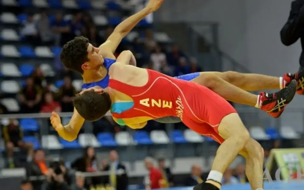 Güləşçilərimiz Rusiyada çempion oldu