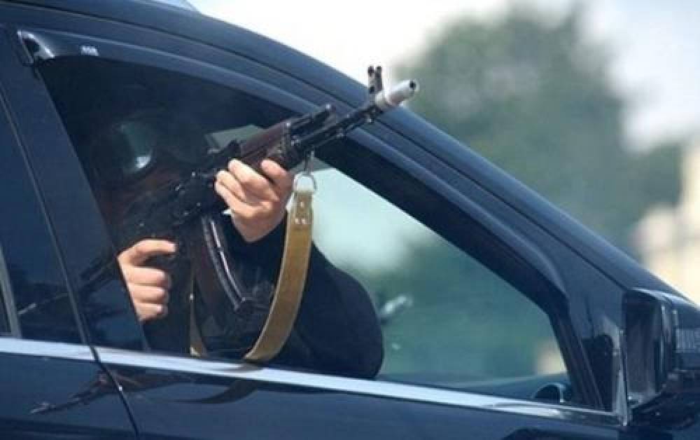 İranda sərhədçilərin olduğu avtomobil gülləbaran edildi: Ölən və yaralananlar var