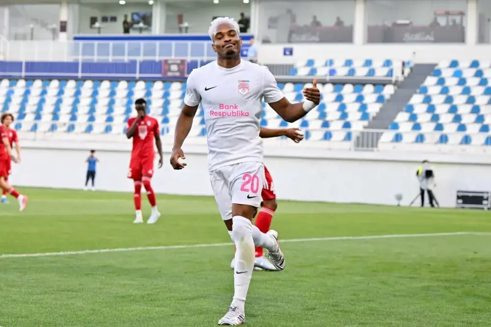 Coy-Lens Mikels Bundesliqaya transfer olur?