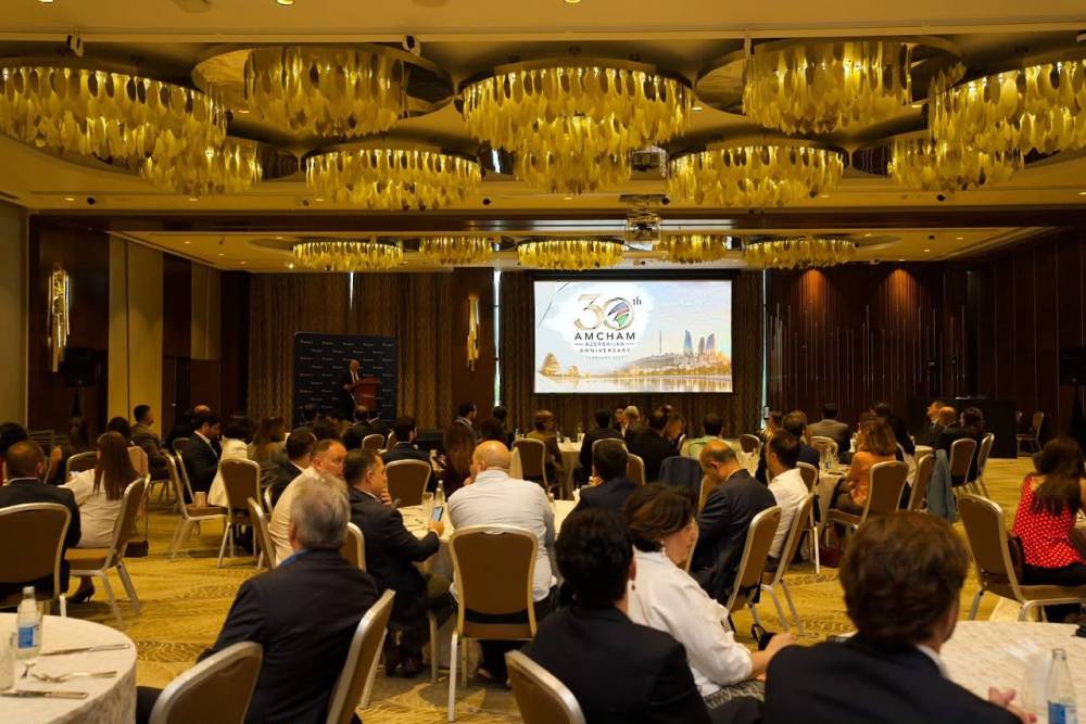 Cisco AmCham Azərbaycanın nahar görüşündə süni intellektə hazırlıq və rəqəmsal transformasiya üzrə qlobal təcrübəsini bölüşüb