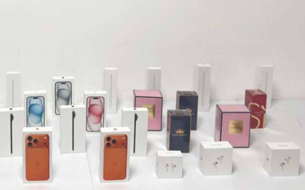"İphone17"ləri Bakıya gətirə bilmək üçün insanlara payladı