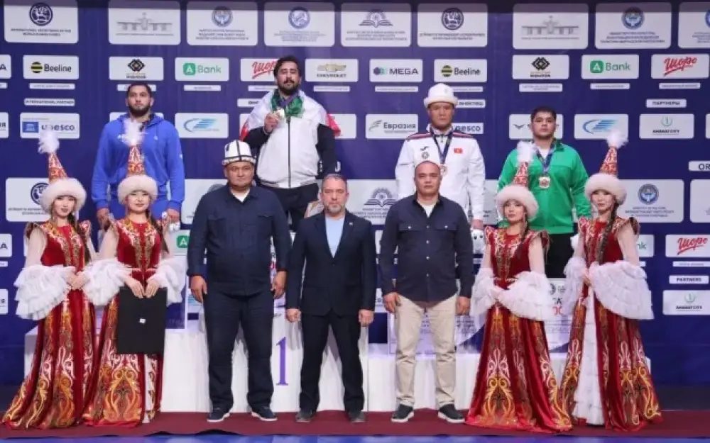 Güləşçimiz Dünya Köçəri Oyunlarında gümüş medal qazandı